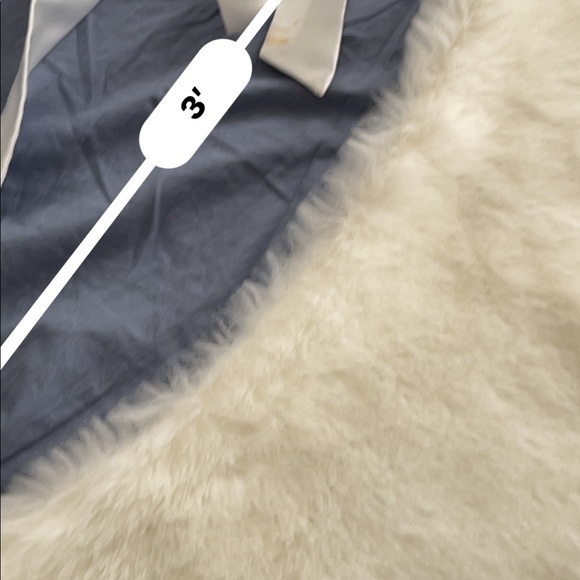 Faux fur tie scarf - Picture 4 of 5